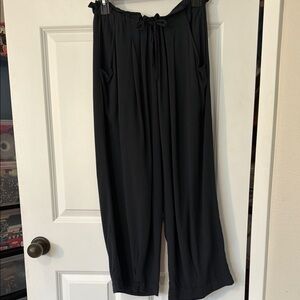 Jams World Black Wide-Leg Drawstring Capris